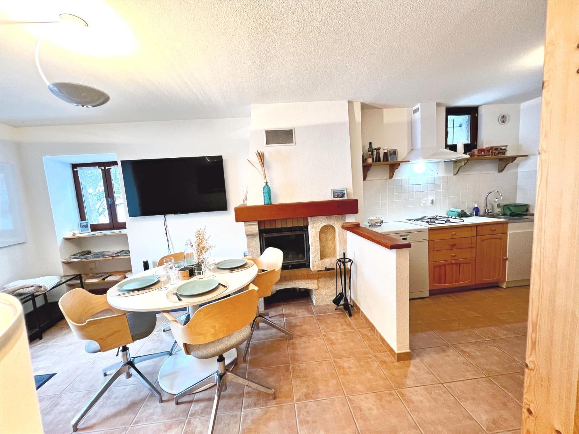Charmante Maison De Montagne Briançon Extérieur photo