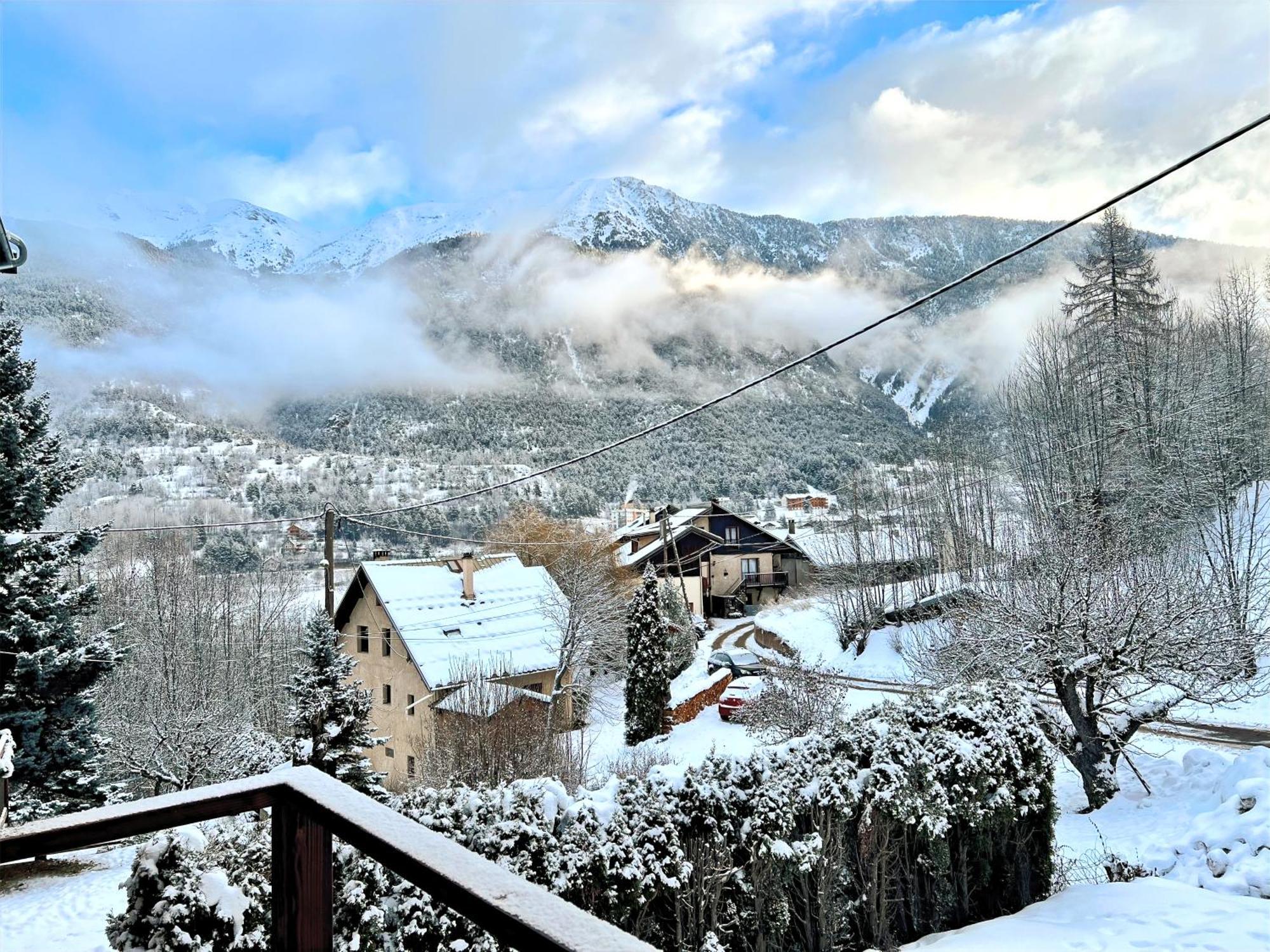 Charmante Maison De Montagne Briançon Extérieur photo