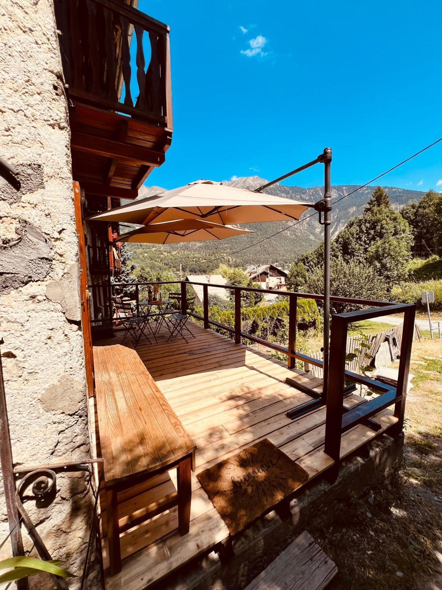 Charmante Maison De Montagne Briançon Extérieur photo