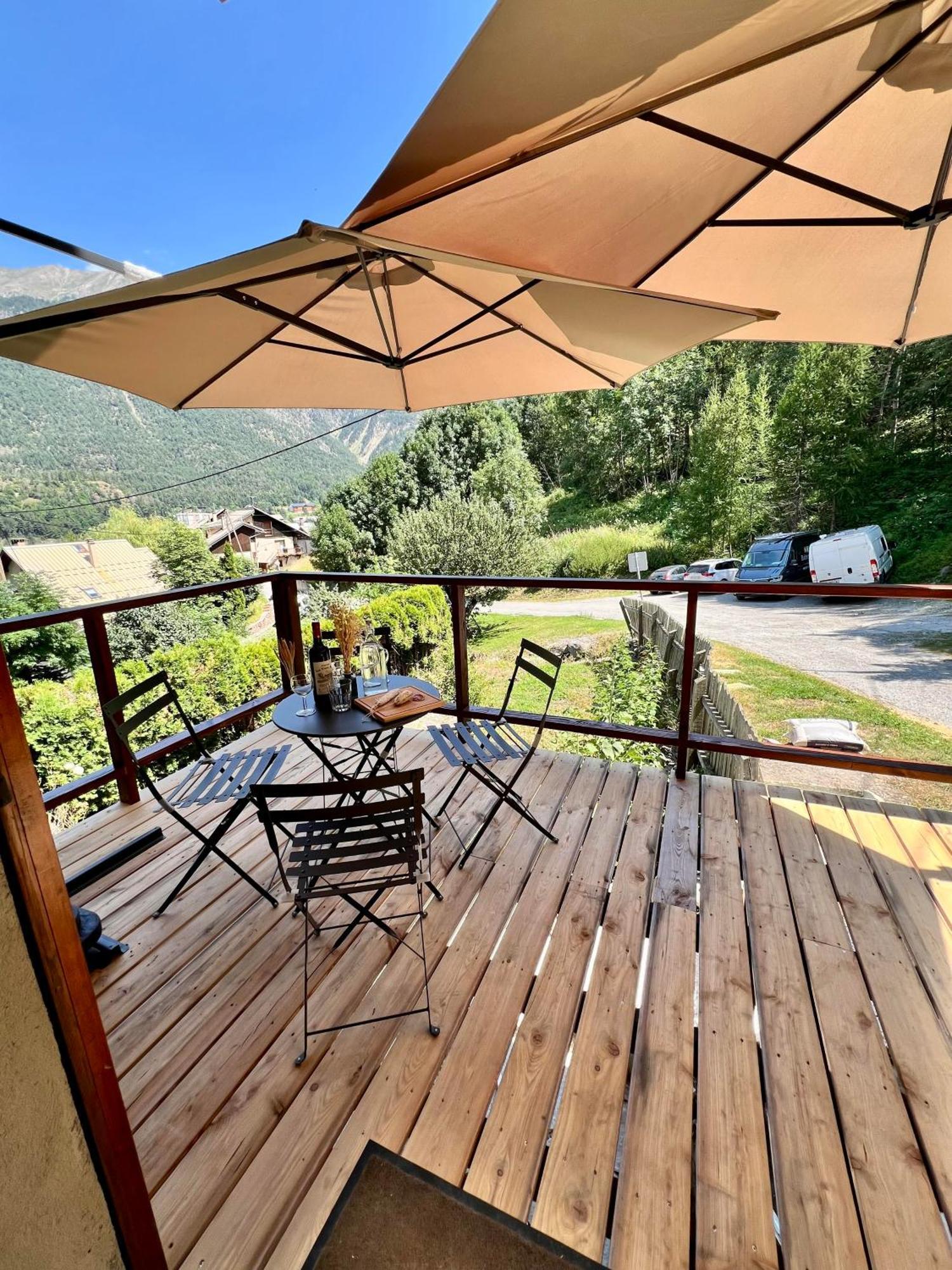 Charmante Maison De Montagne Briançon Extérieur photo